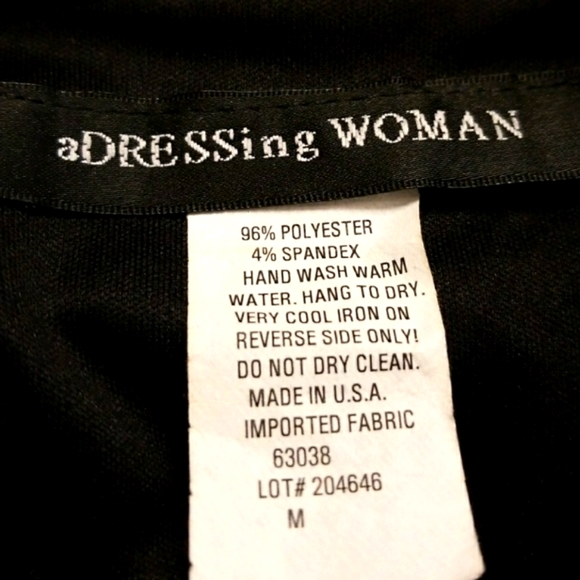 a DRESSING WOMAN  CARDIGAN AND SHELL - Picture 8 of 8